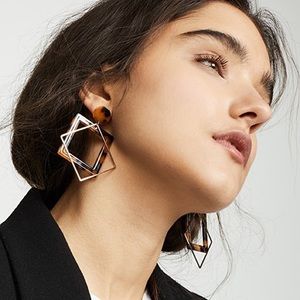 shashi echo tortoise drop earrings NWT